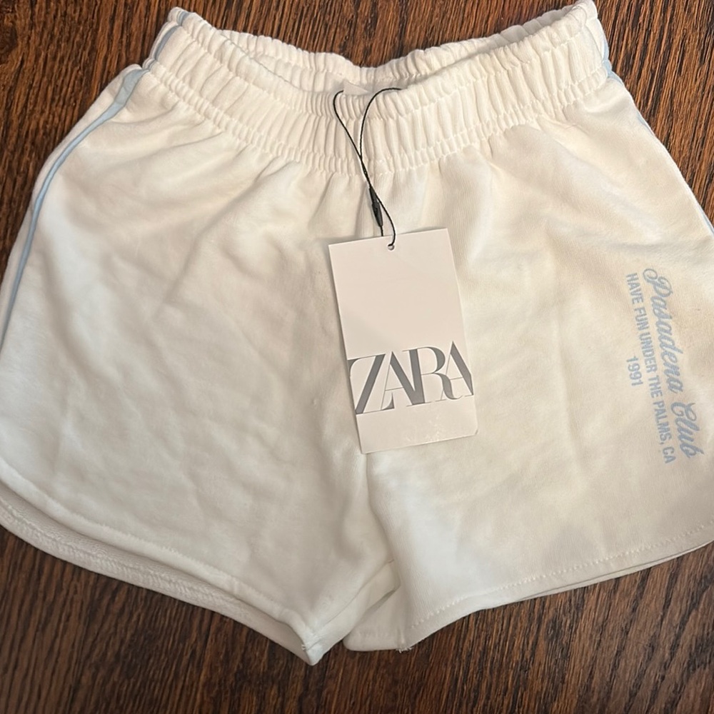 Zara girls size 7 White Athletic Shorts with Soft Fabric